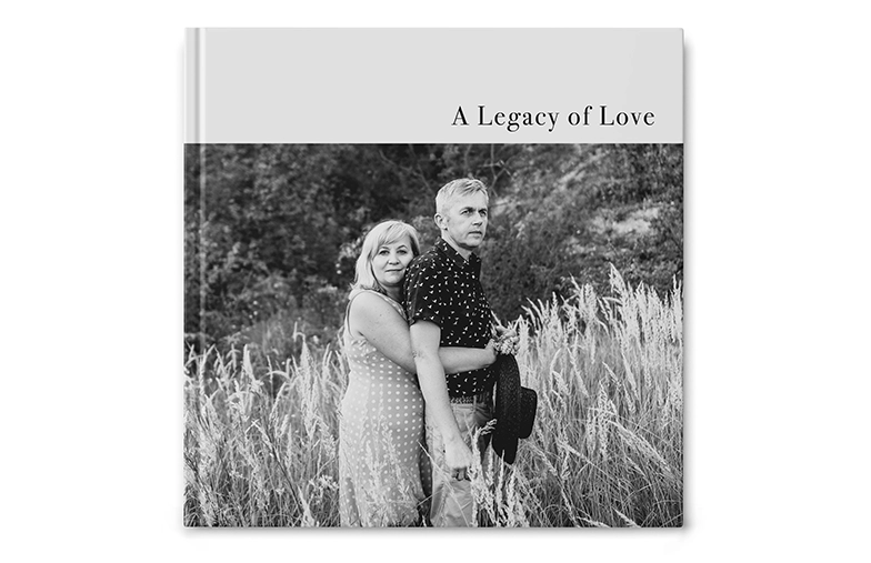Elegant white photo book theme.