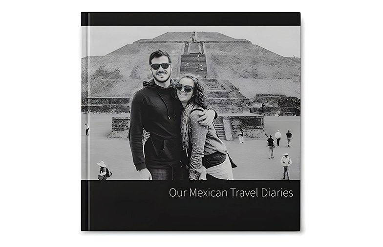 Black & white modern photo book theme.