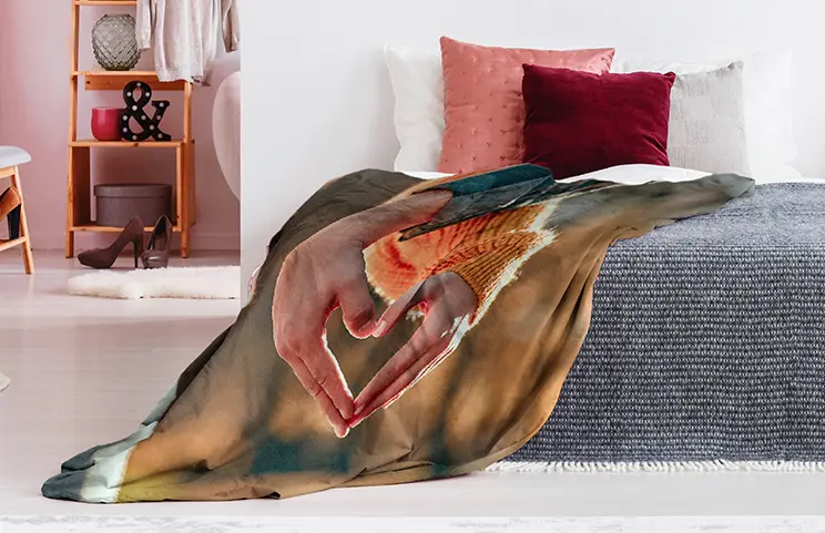 Custom Mink Touch Blanket by Printerpix|Printerpix custom blanket with photos of family|Large custom blanket on double bed with picture of dog photo|Custom blanket with picture of cat|Custom blanket image with size comparison||||||